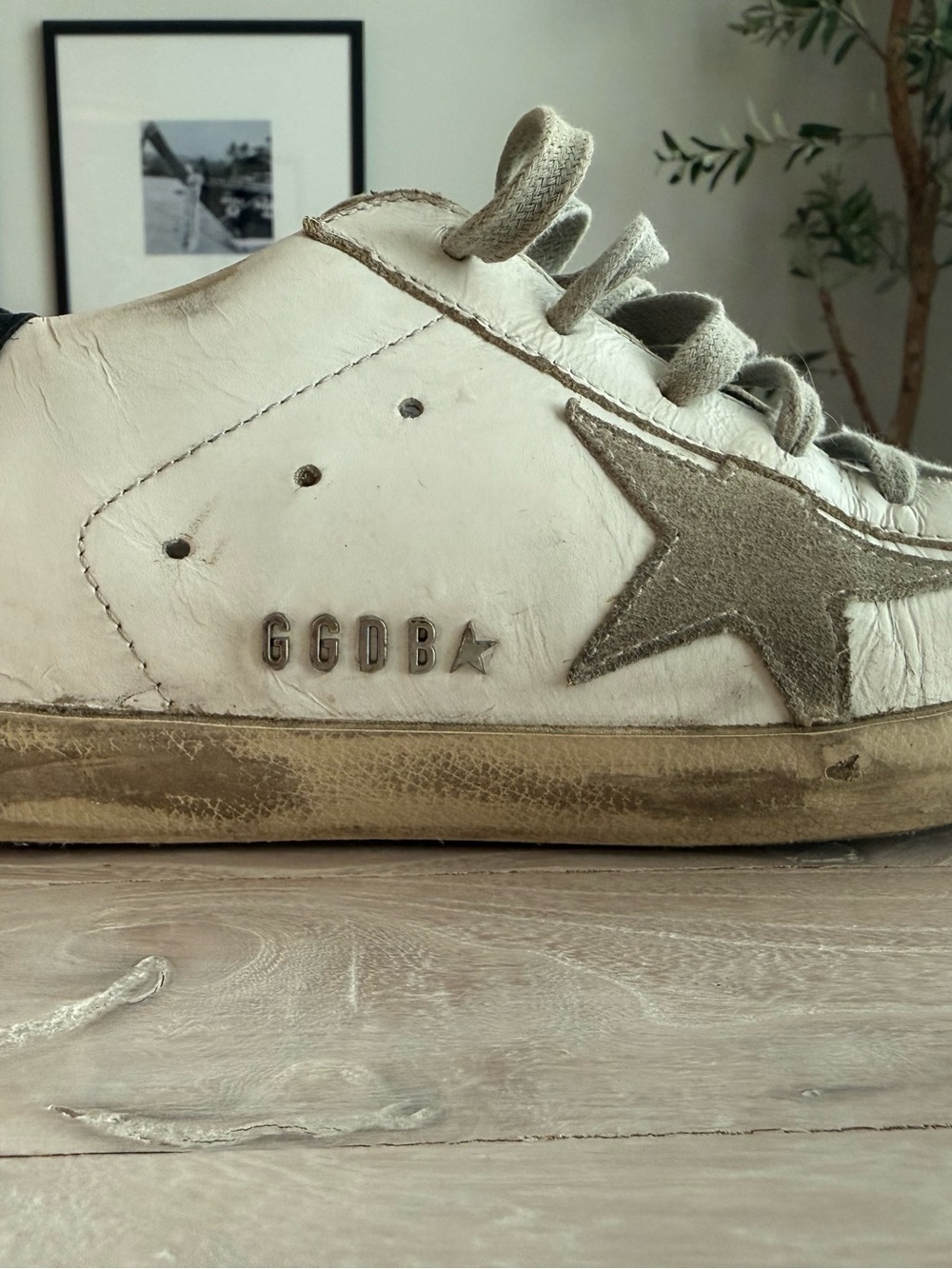 Golden Goose White Leather Sneaker with Grey Star and Black Heel - Picture 2 of 4